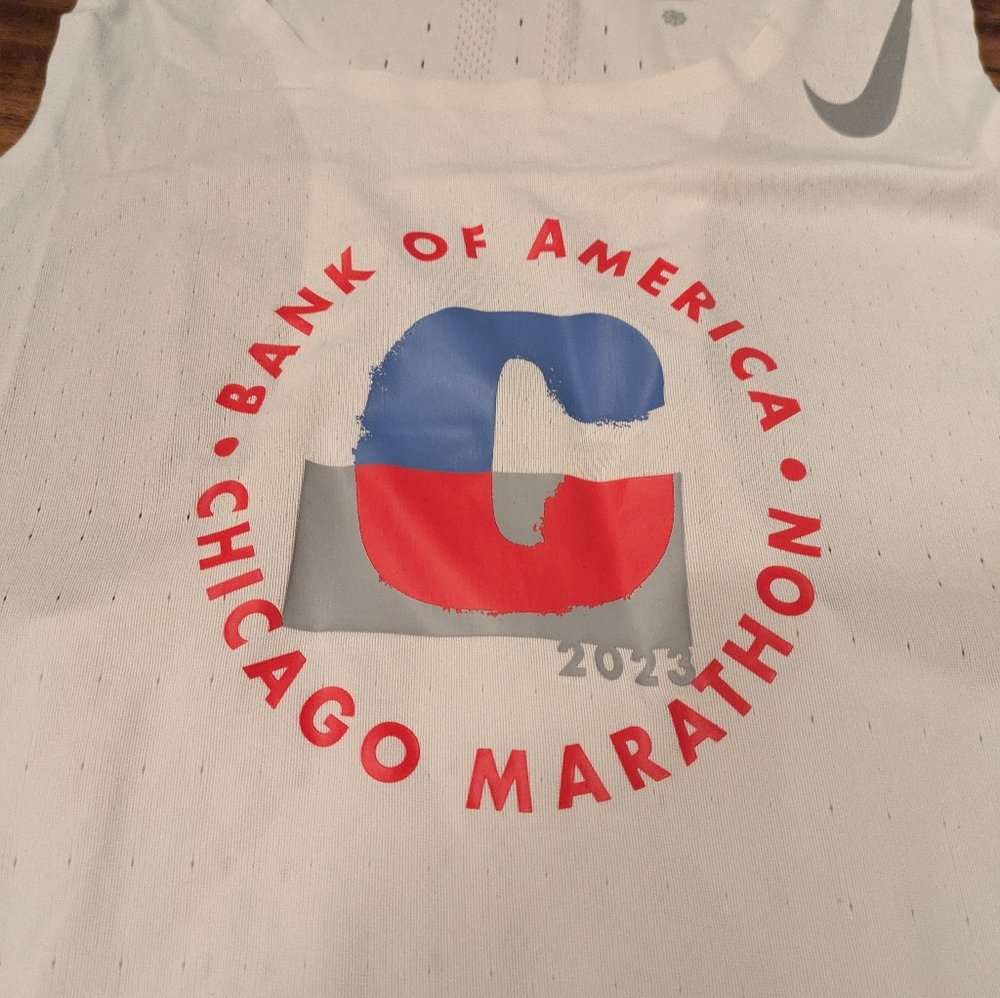 Nike White Chicago Marathon Men Medium Tank Top New 012025 - Picture 2 of 6
